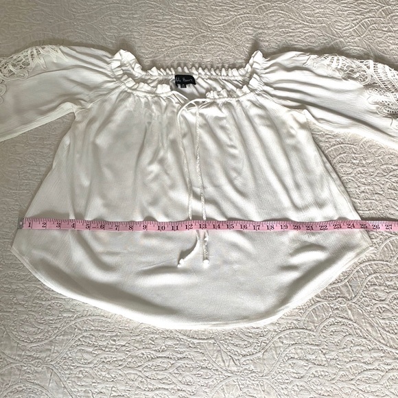 Wilde Heart Lace Sleeve Top - Picture 10 of 14